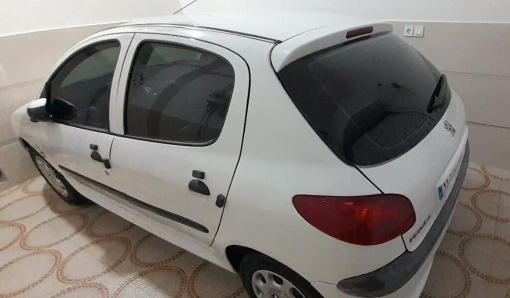 پژو ۲۰۶ تیپ ۲ مدل ۱۳۸۲