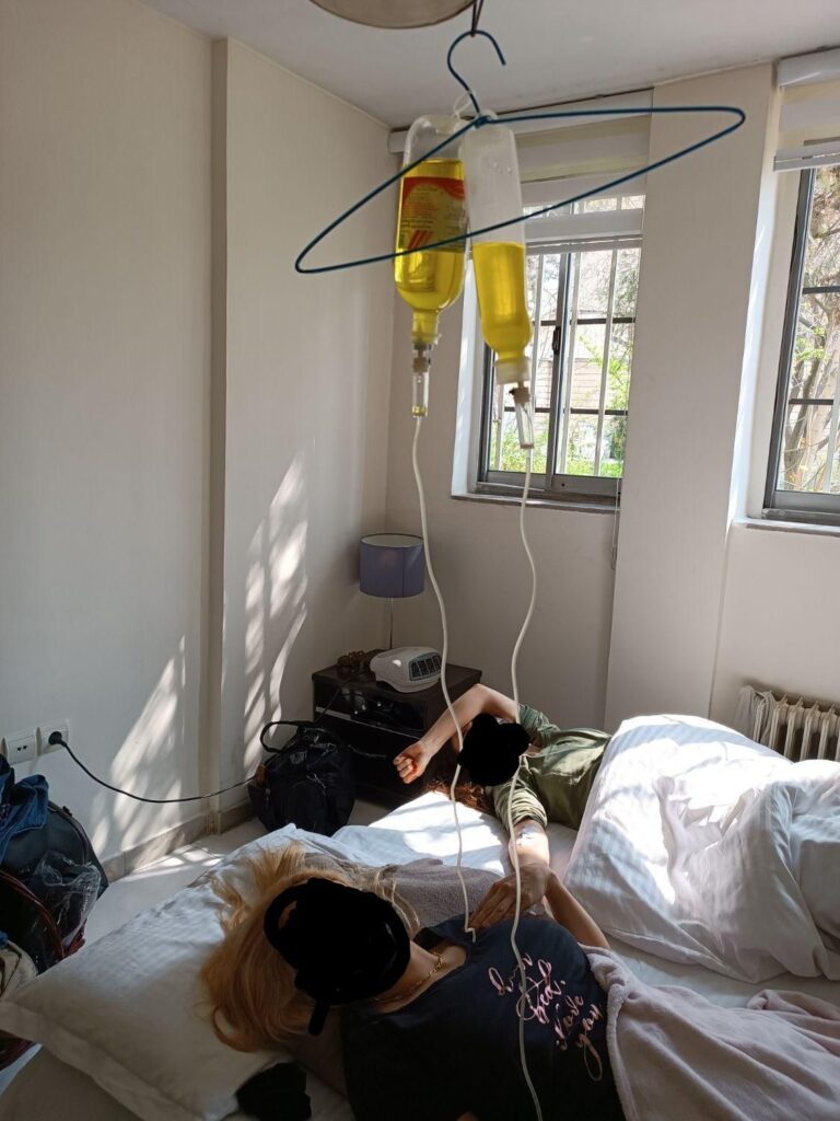 تزریقات در منزل توسط خانم فتحی